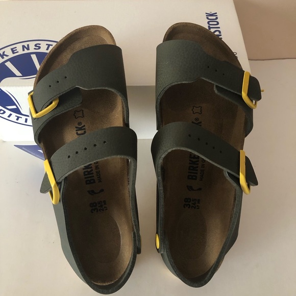 Birkenstock adjustable khaki yellow bottom sandal. Size: 39, 38, 8, 8.5,  7, 7.5 - Picture 8 of 12